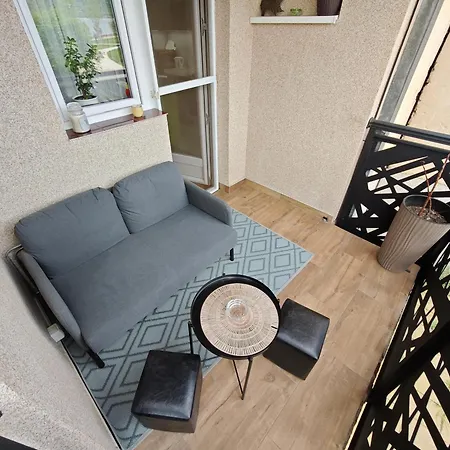 Julija Apartment *