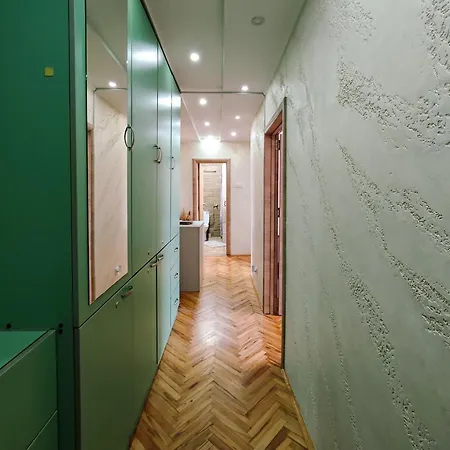 דירה Julija דונג'י מלינובאץ'