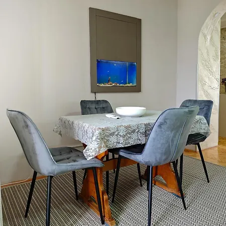 Julija דירה דונג'י מלינובאץ'