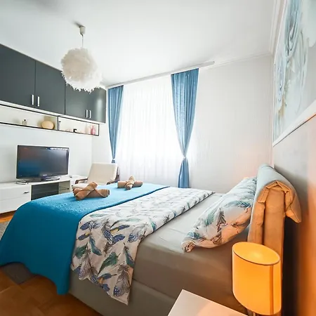 Julija * דונג'י מלינובאץ'